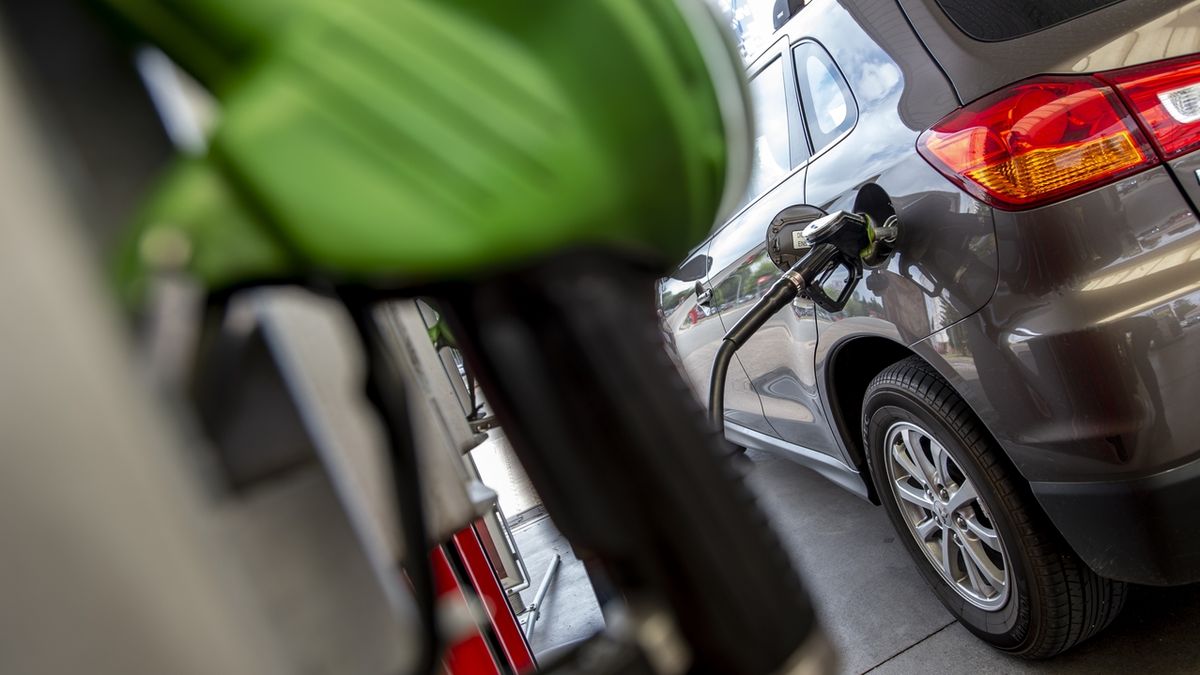 Němečtí řidiči berou ztečí české benzínky
