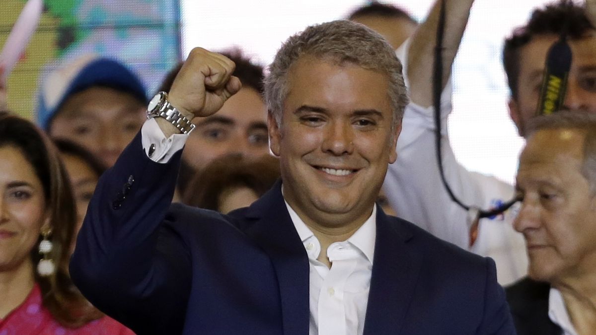 Novým kolumbijským prezidentem byl zvolen 41letý konzervativec Iván Duque