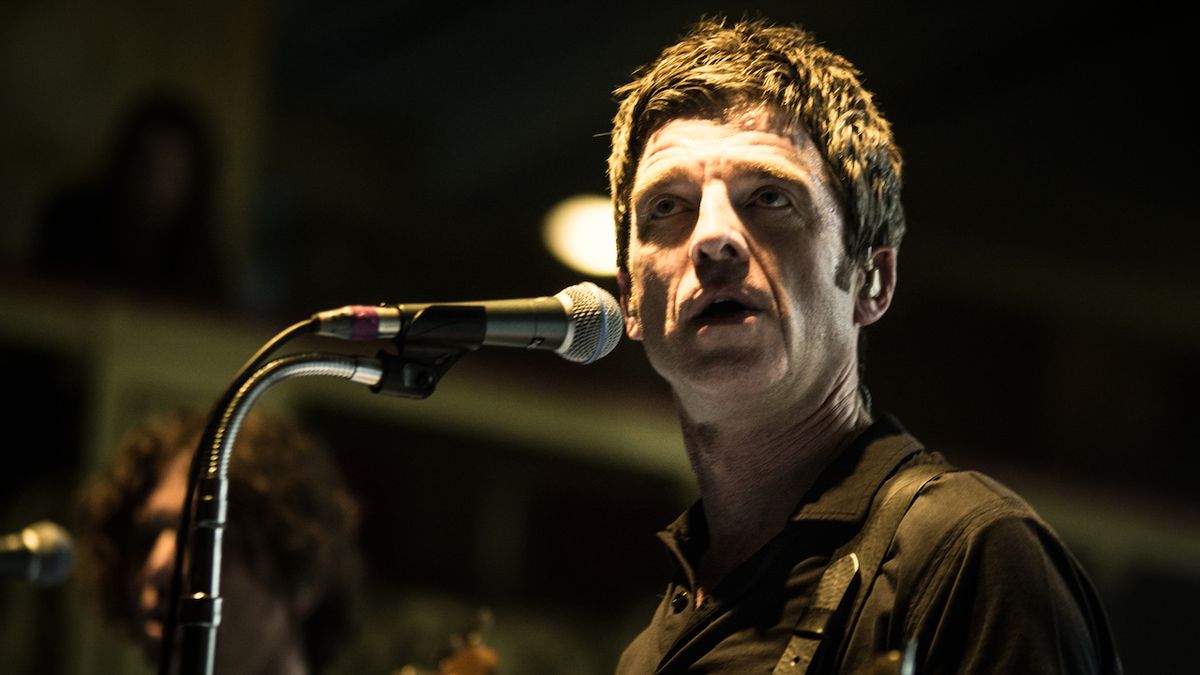 Noel Gallagher v pražské Lucerně.
