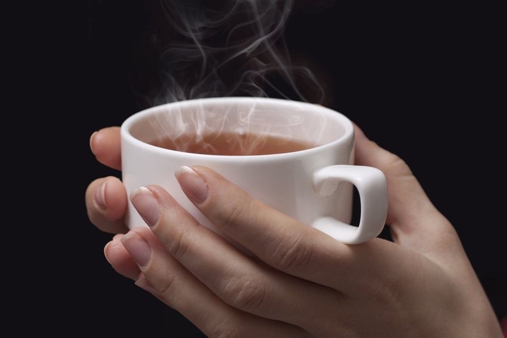 Při pití by měl mít čaj maximální teplotu 60 °C.