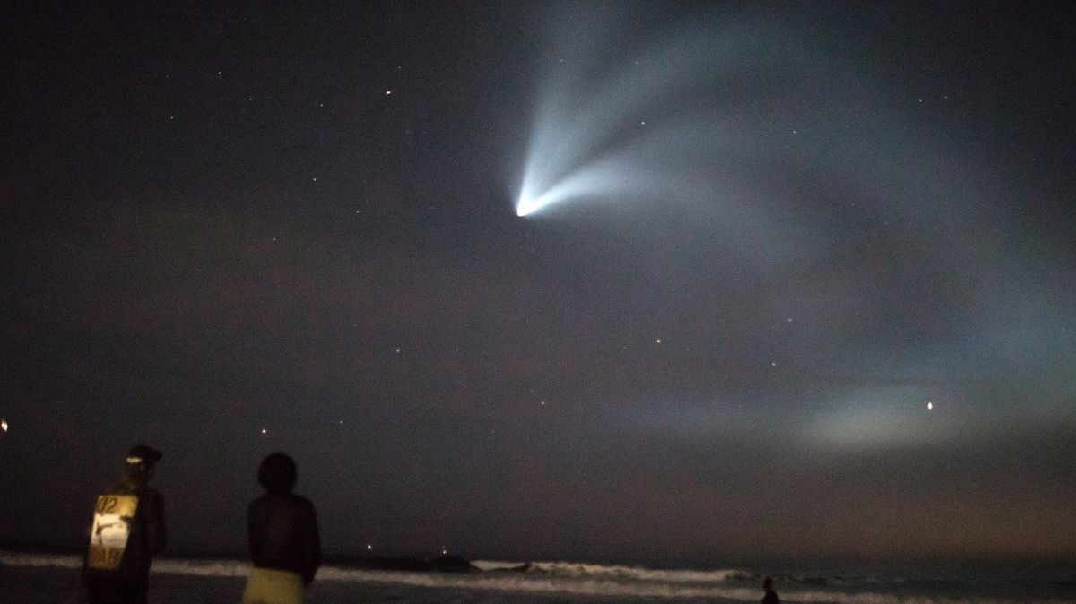 Mise rakety Falcon 9 byla pro Kaliforňany pěknou podívanou.