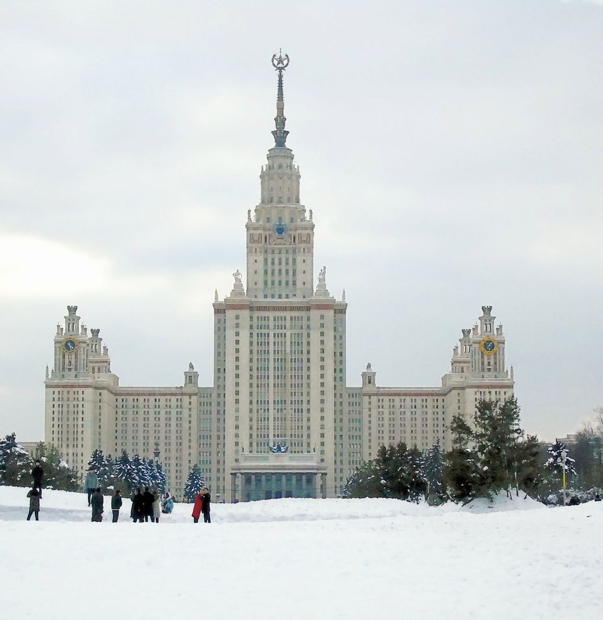 Budova Lomonosovovy univerzity je typickým příkladem stalinské architektury.