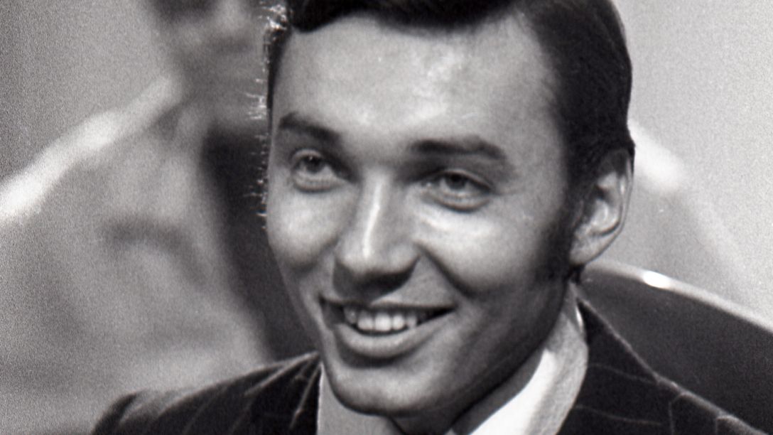 Karel Gott v roce 1965 v pražském klubu Apollo.