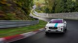 Jaguar má odvahu, nabídne první elektrické taxi na okruhu Nordschleife