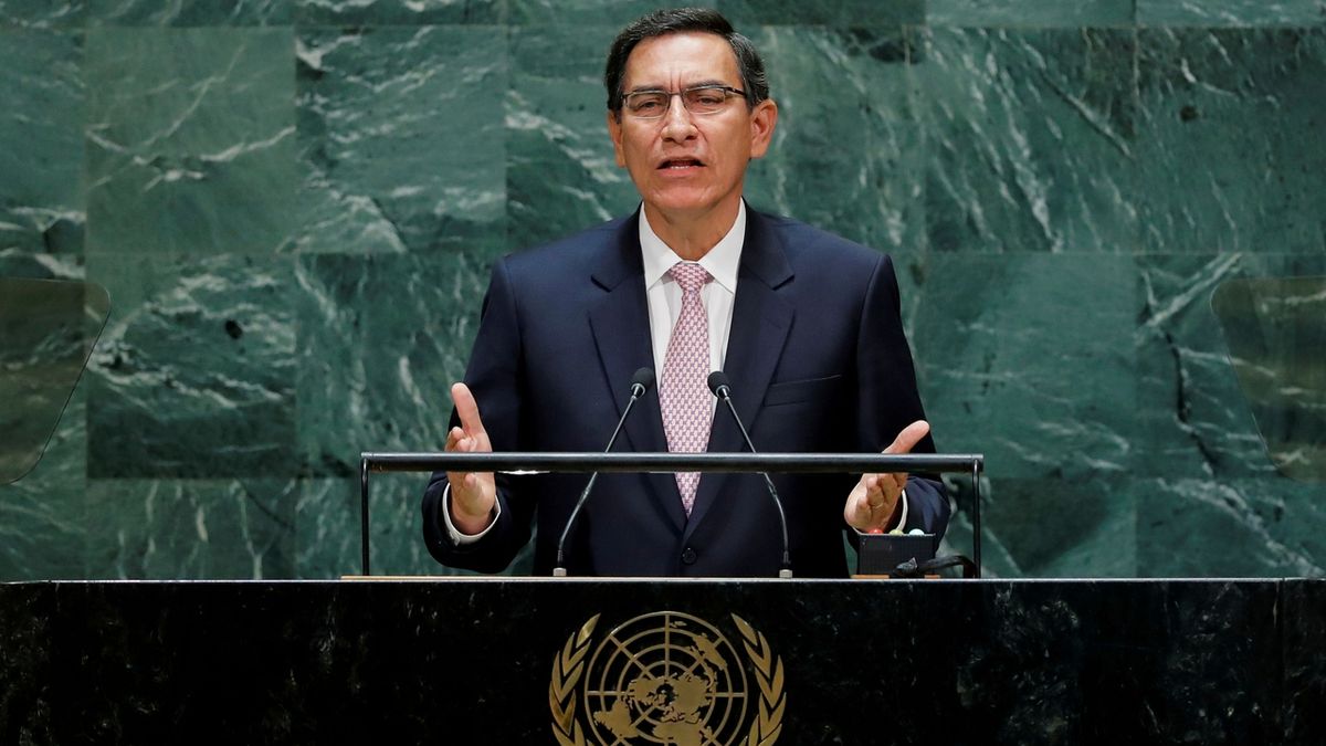 Peruánský prezident Martin Vizcarra Cornejo při projevu v OSN.