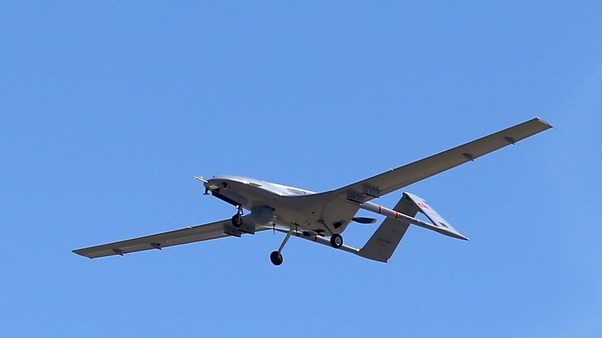 Turecký bojový dron Bayraktar TB2