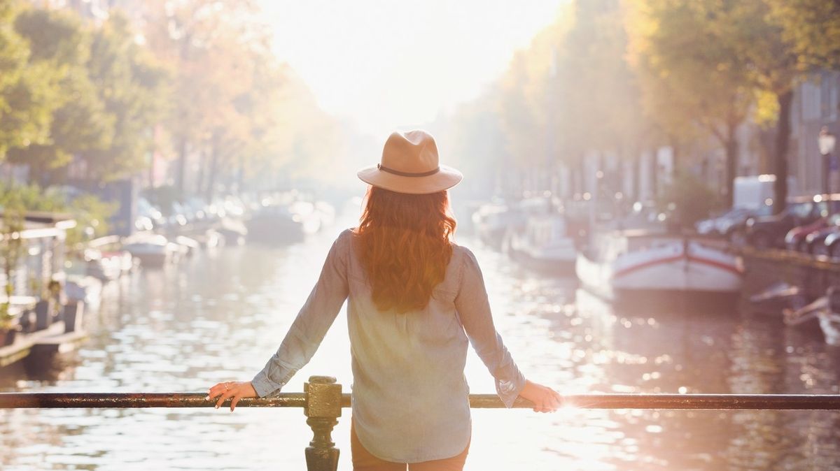 Do Amsterdamu ročně míří na 17 milionů turistů.