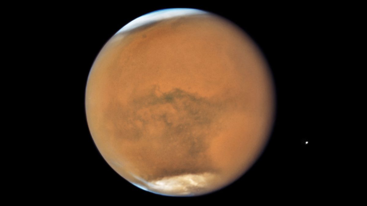 Snímek planety Mars, který pořídil Hubbleův vesmírný dalekohled.