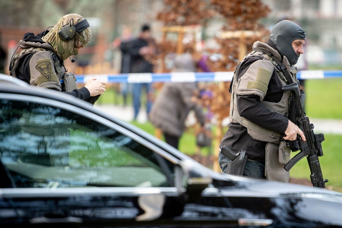 Policisté při zásahu u Fakultní nemocnice v Ostravě