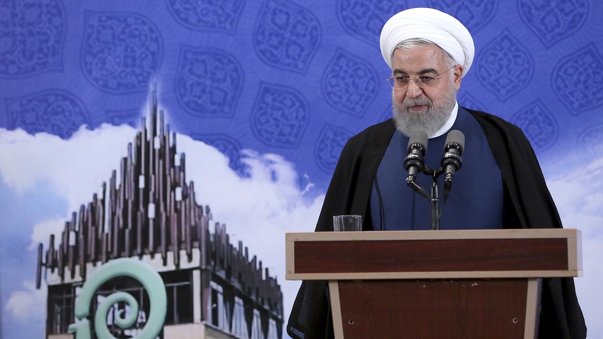 Plnění odstředivek pro obohacování uranu potvrdil íránský prezident Hasan Rúhání.