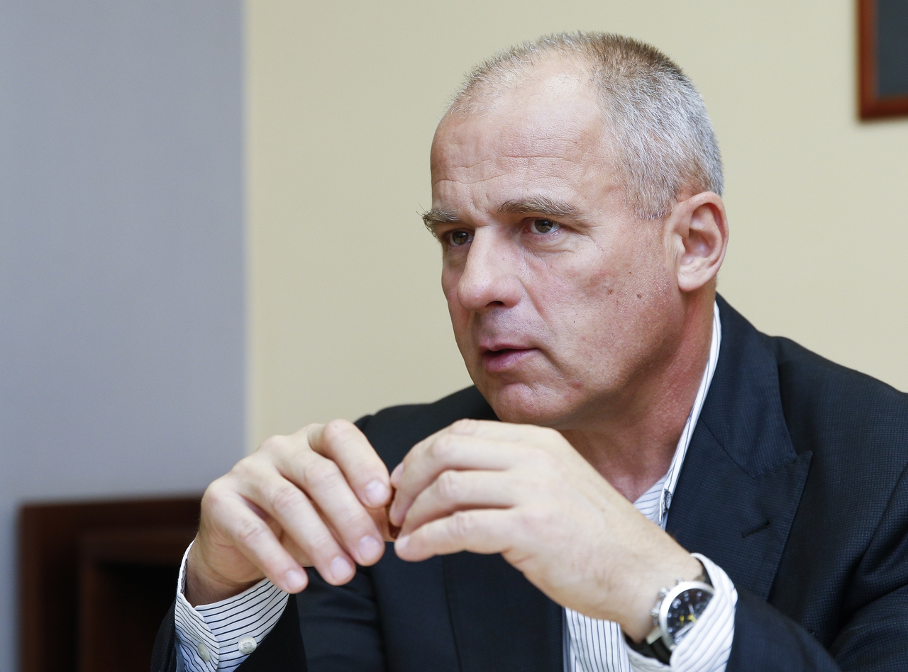 Připomíná to verbování za balík peněz, míní o požáru v Pardubicích bývalý šéf zpravodajců 