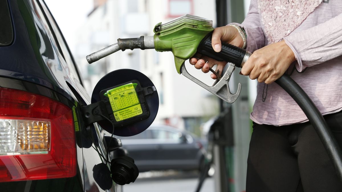 Ministerstvo zatím nevidí důvod regulovat pumpařům ceny
