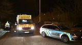 Čtrnáctiletá dívka v Praze spadla z 6. patra, náraz zbrzdilo křoví