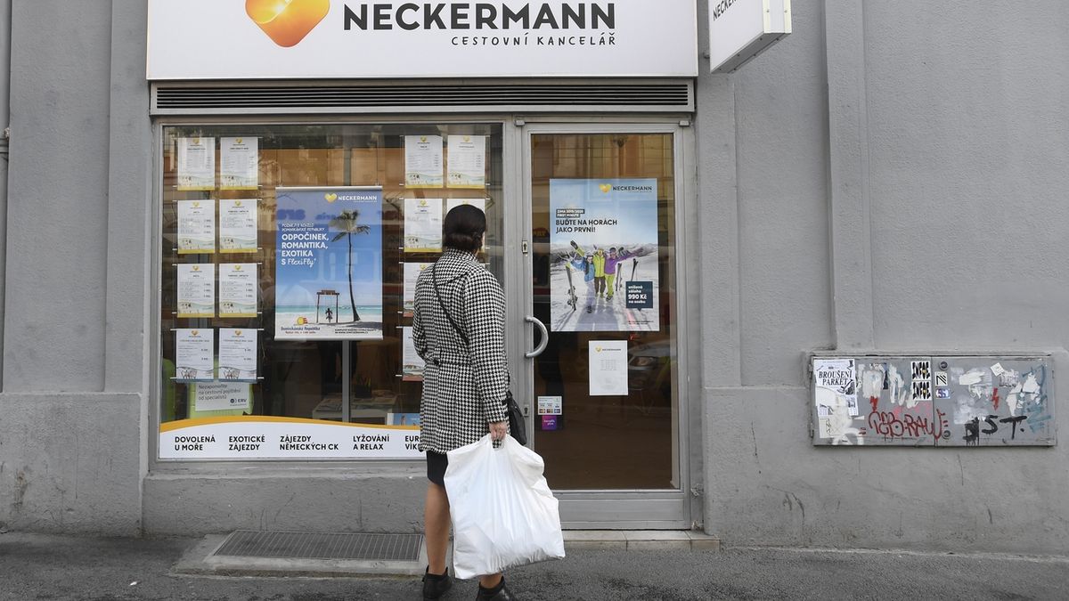 Česká cestovní kancelář Neckermann (na snímku z 25. září 2019 je prodejní místo v Praze) nenašla nového investora, a do konce roku 2019 proto ukončí svou činnost. Naplánované zájezdy v příštím roce zajistí firma Marco Polo.