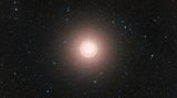 Blízká hvězda Betelgeuze zhasíná. Možná vybuchne