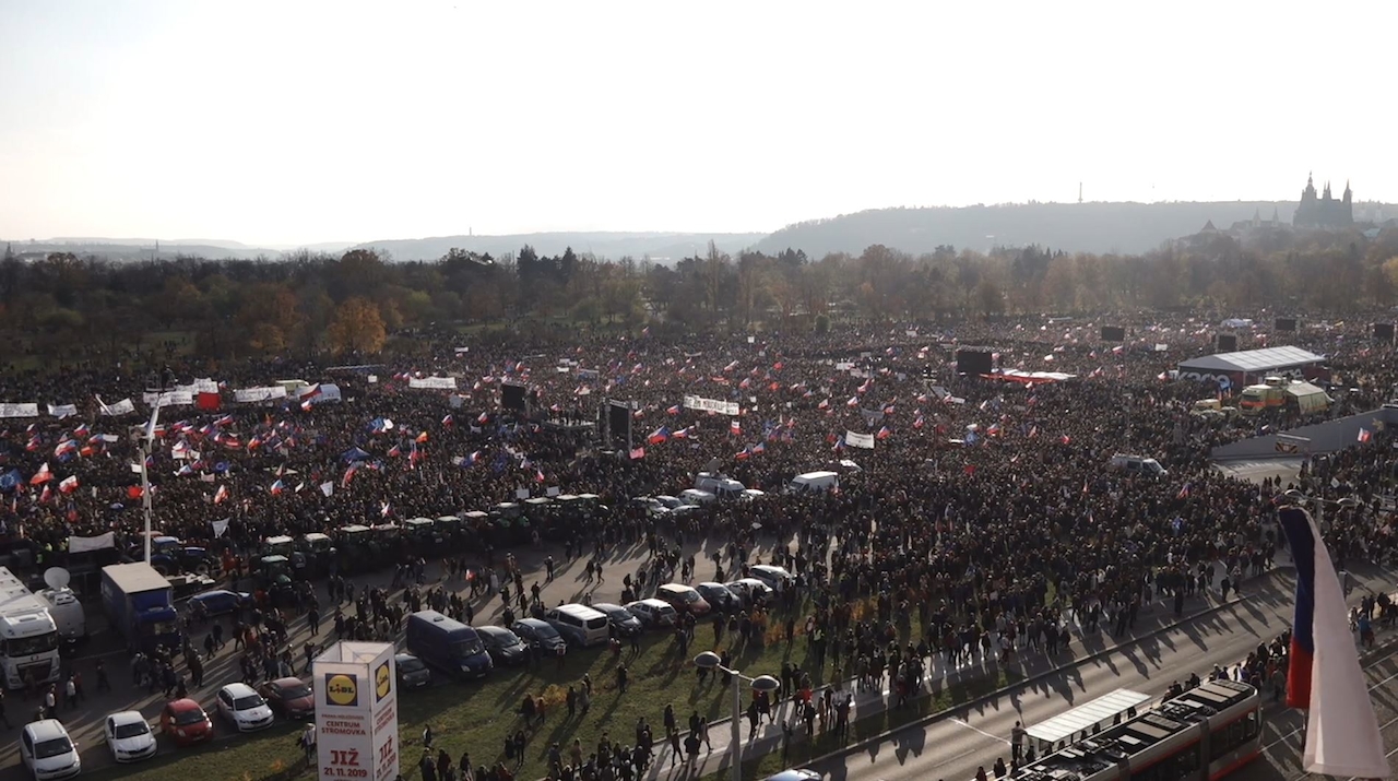 Milion Chvilek Pro Demokracii Demonstrace Na Letne Online