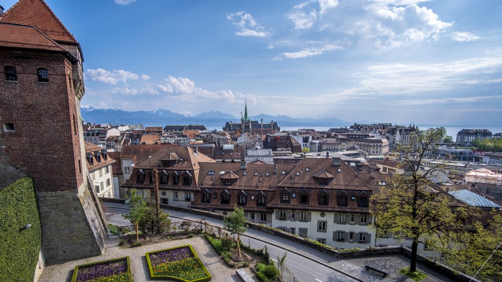 Lausanne leží na severním břehu Ženevského jezera