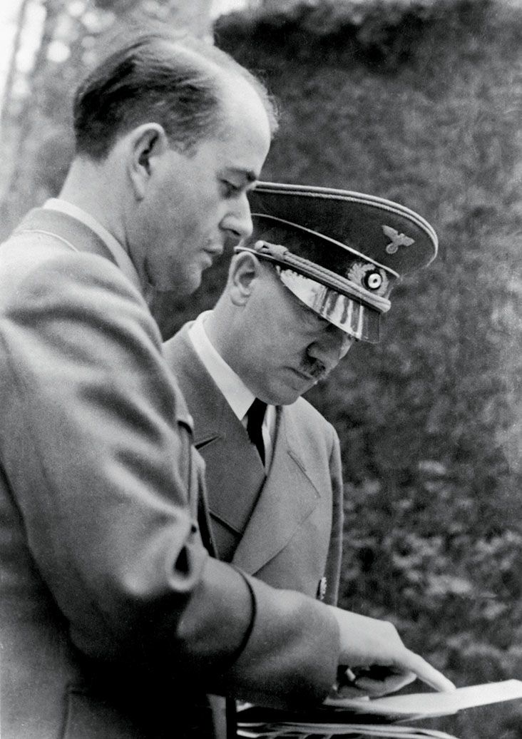 Architektem projektu byl Albert Speer. Na snímku s Adolfem Hitlerem v květnu 1943.
