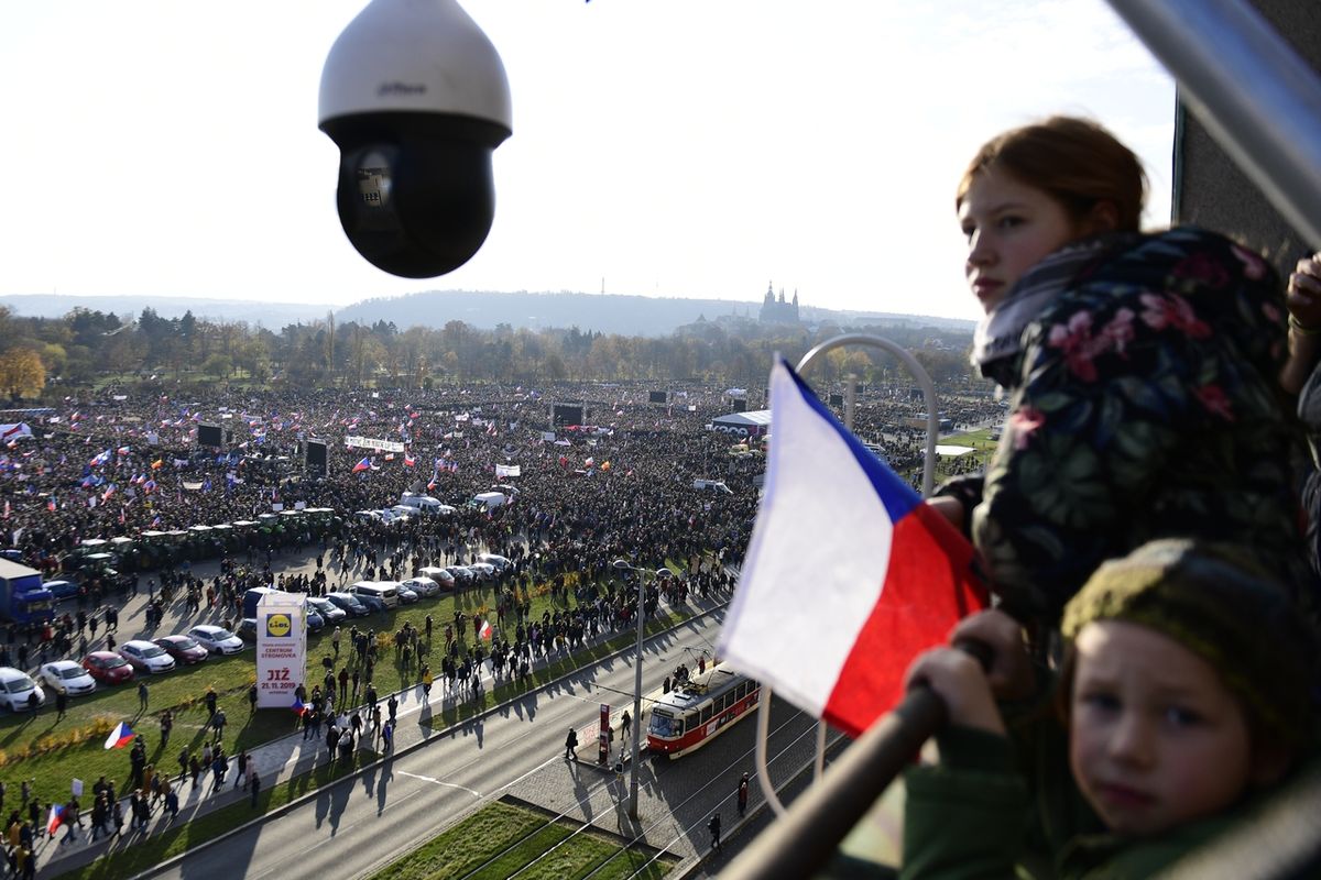 Milion chvilek pro demokracii | Demonstrace na Letné ONLINE