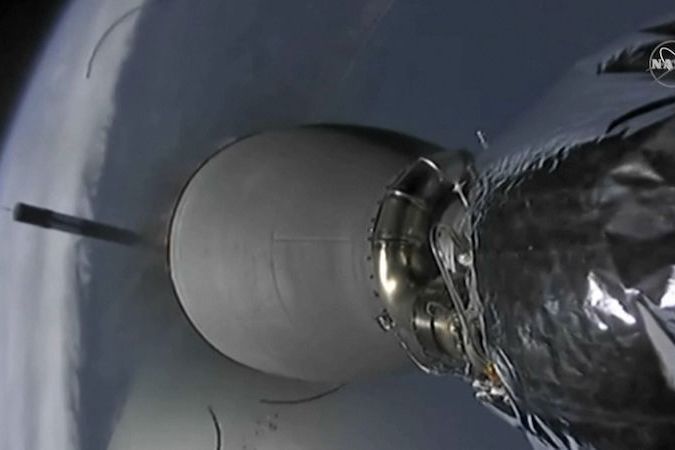 BEZ KOMENTÁŘE: Start rakety Falcon 9 s lodí Dragon (čtvrtek 5. prosince)