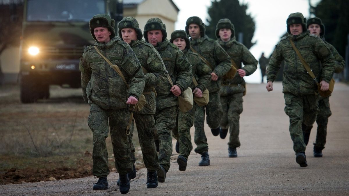 Ruští vojáci v krymském Sevastopolu. Ilustrační foto