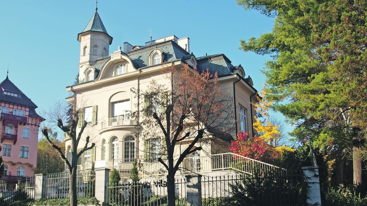 Becherova vila v Karlových Varech bude muset opět projít částečnou rekonstrukcí.