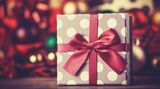 Tipy na dárky, které potěší a druhým pomohou