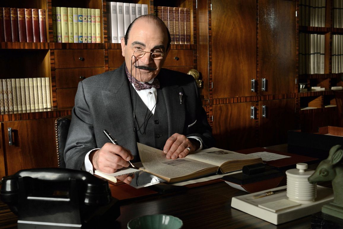 David Suchet jako legendární belgický detektiv Hercule Poirot.