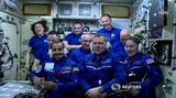 Loď s novou posádkou zakotvila u ISS úspěšně, na stanici je devět lidí