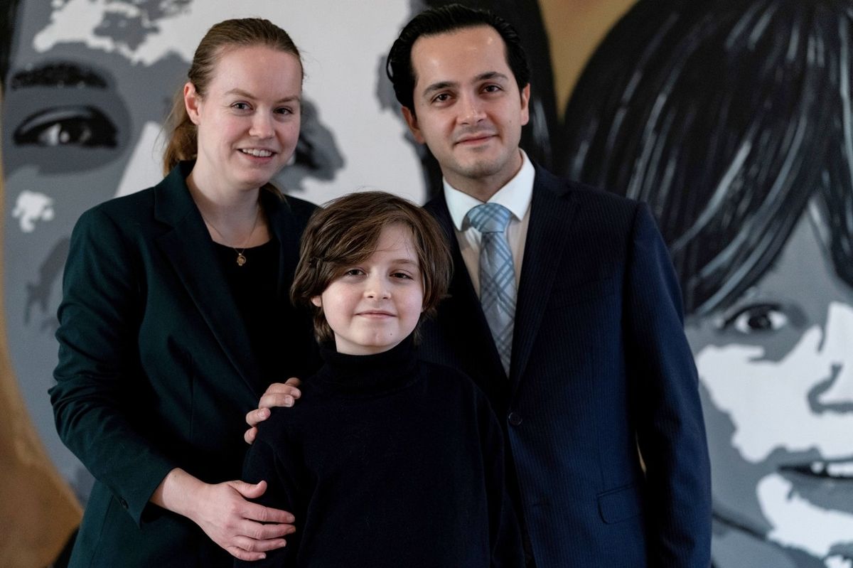Malý Laurent Simons se svými rodiči Lydií a Alexanderem