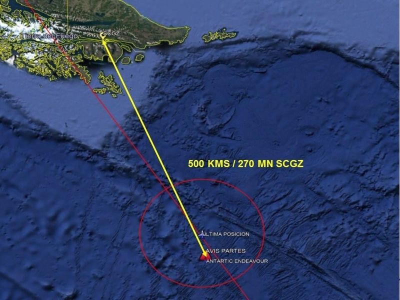 Satelitní snímek ukazuje oblast, kde byl nalezen úlomek z letadla. Chilské letectvo se domnívá, že pochází ze zříceného stroje C-130 Hercules.