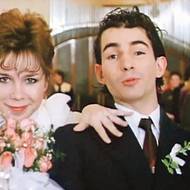 Kadeřnice Jitka se v Discopříběhu 2 usadila a vzala si Jirku (Rudolf Hrušínský ml.).