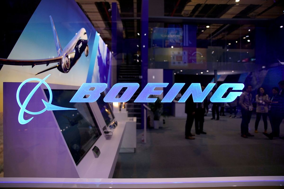 Logo společnosti Boeing na Expu v Šanghaji
