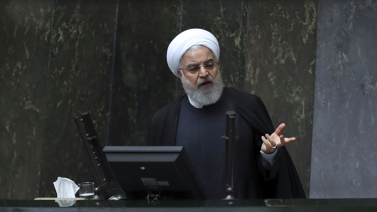 Íránský prezident Hasan Rúhání při předstvavování rozpočtu 