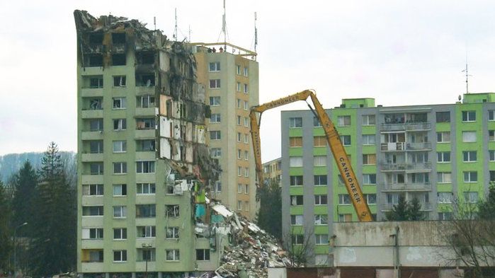 Zničený panelák v Prešově