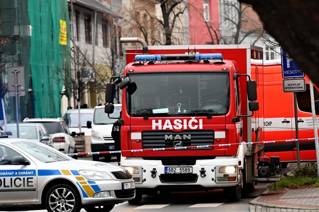V Šámalově ulici v Brně-Židenicích našli policisté 9. prosince 2019 v bytě mrtvého muže a velké množství chemikálií. 
