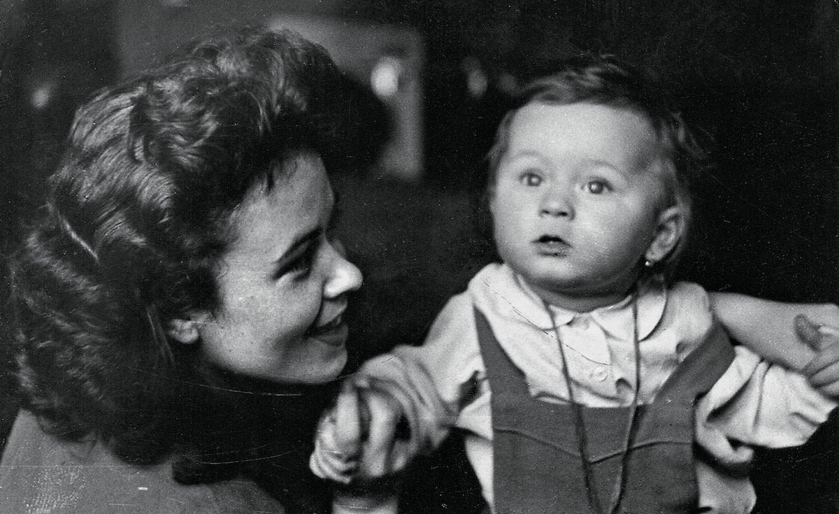 Retrofoto s maminkou Jiřinou Bohdalovou