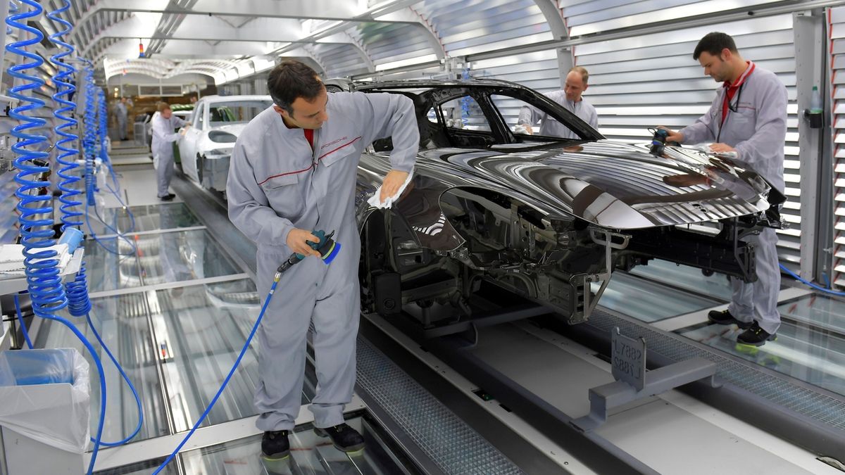 Na ilustračním snímku továrna Porsche v Lipsku