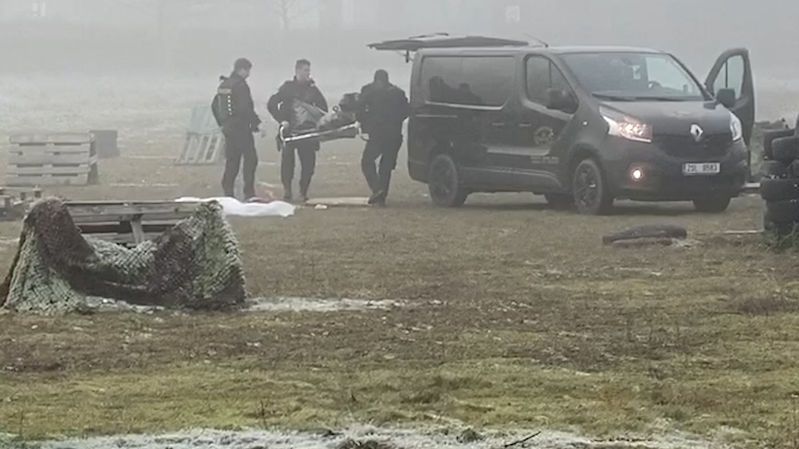U paintballového hřiště v Mladé Boleslavi našli mrtvého muže