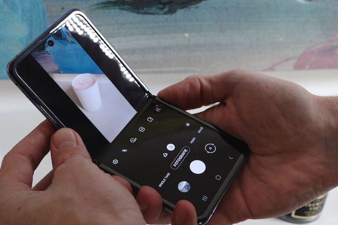Véčko s ohebným displejem Samsung Galaxy Z Flip naživo