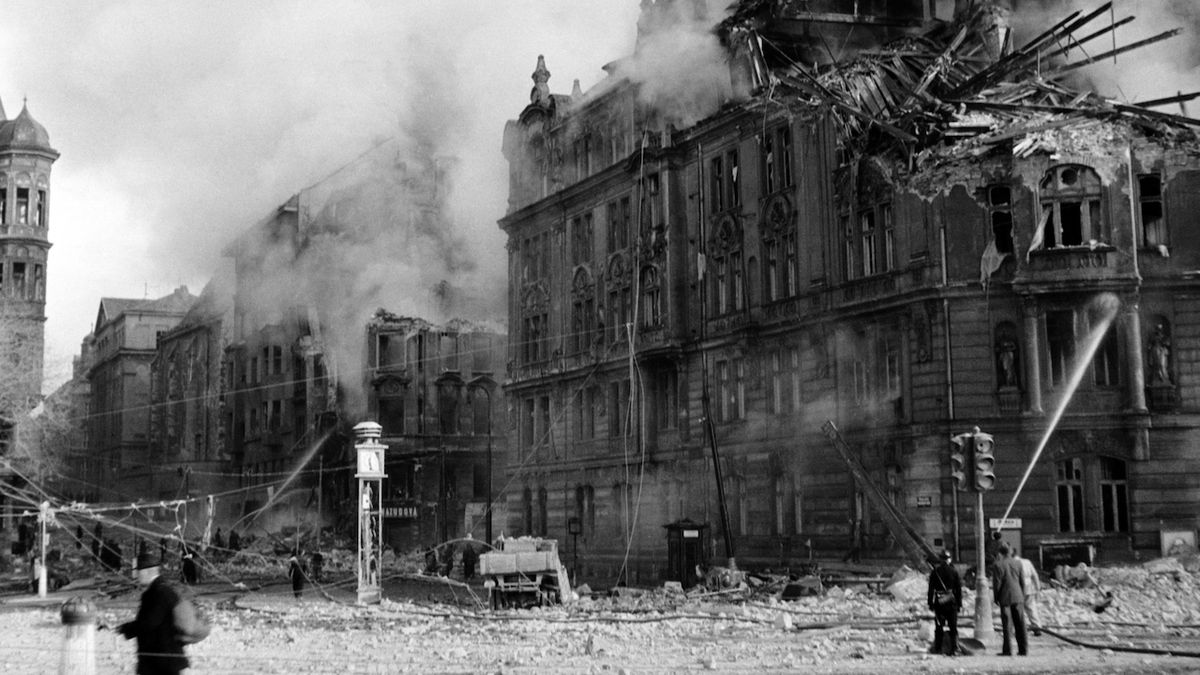 Spojenecké bombardování zničilo před 75 lety část Prahy