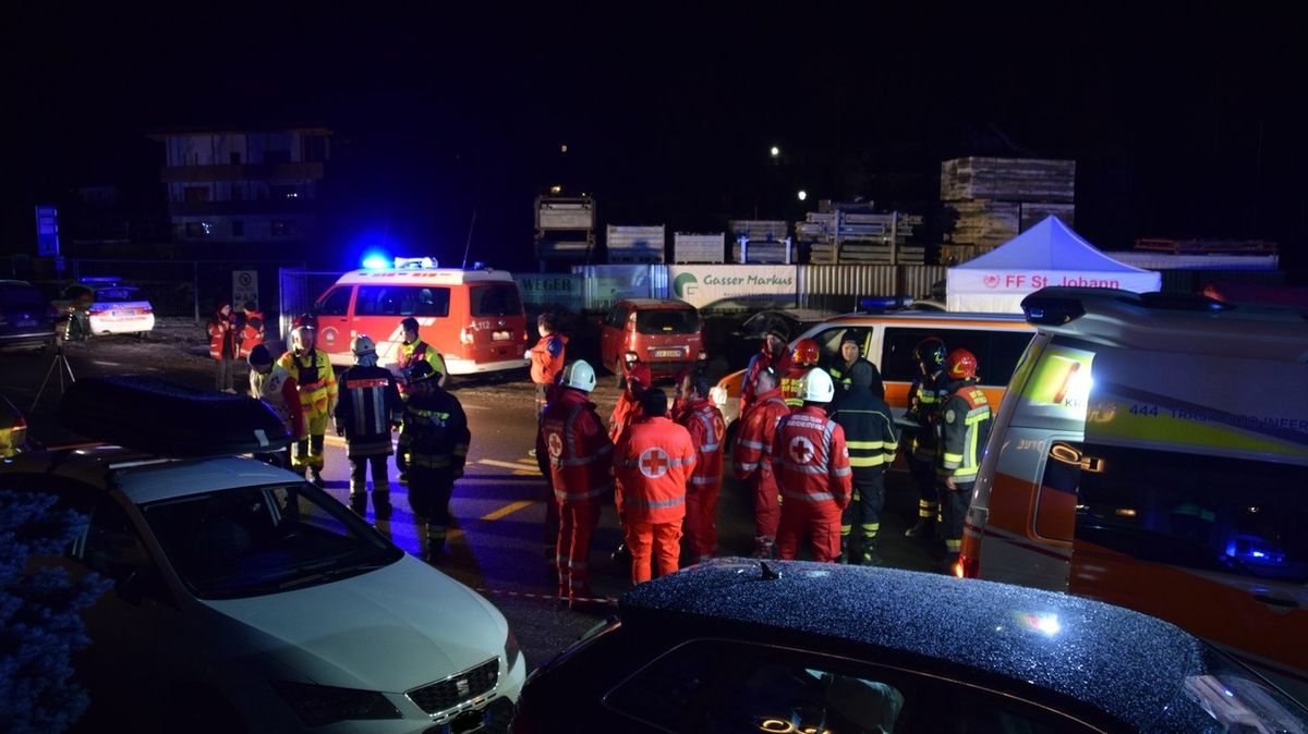 Do skupiny turistů v Jižním Tyrolsku najelo auto, šest mrtvých