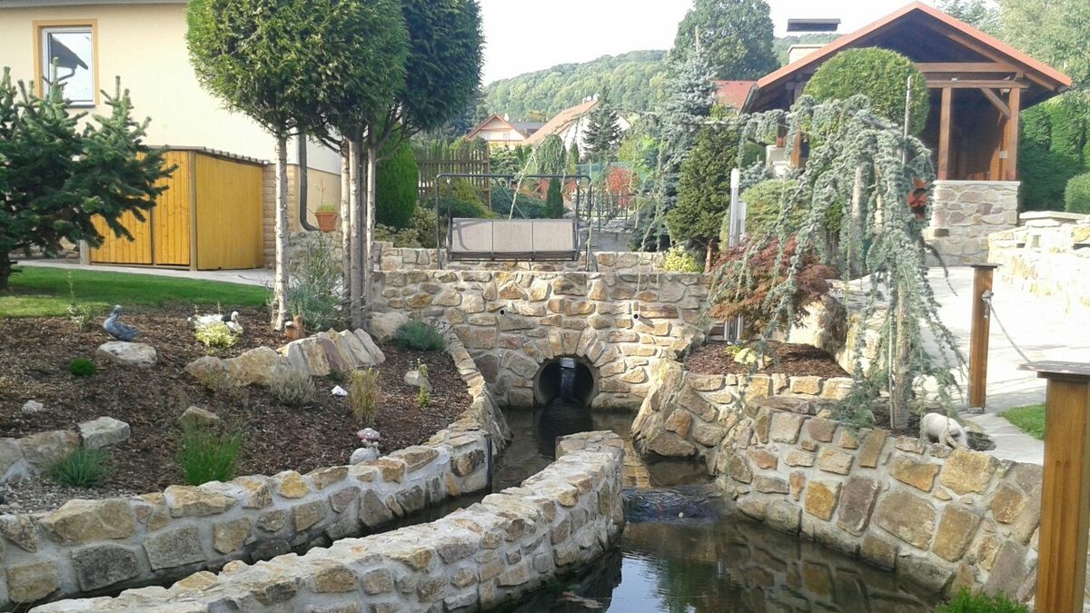 Kámen a voda, dva hlavní prvky zahrady.