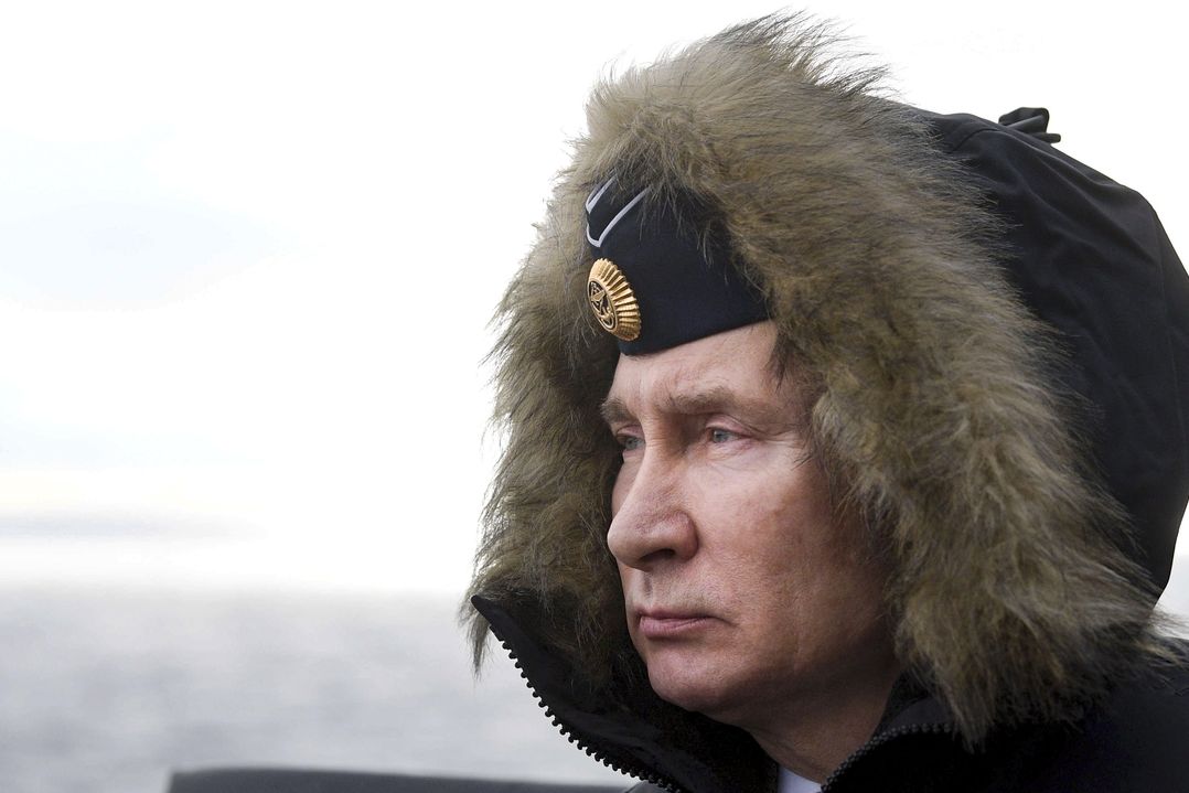 Ruský prezident Vladimir Putin sleduje cvičení námořnictva