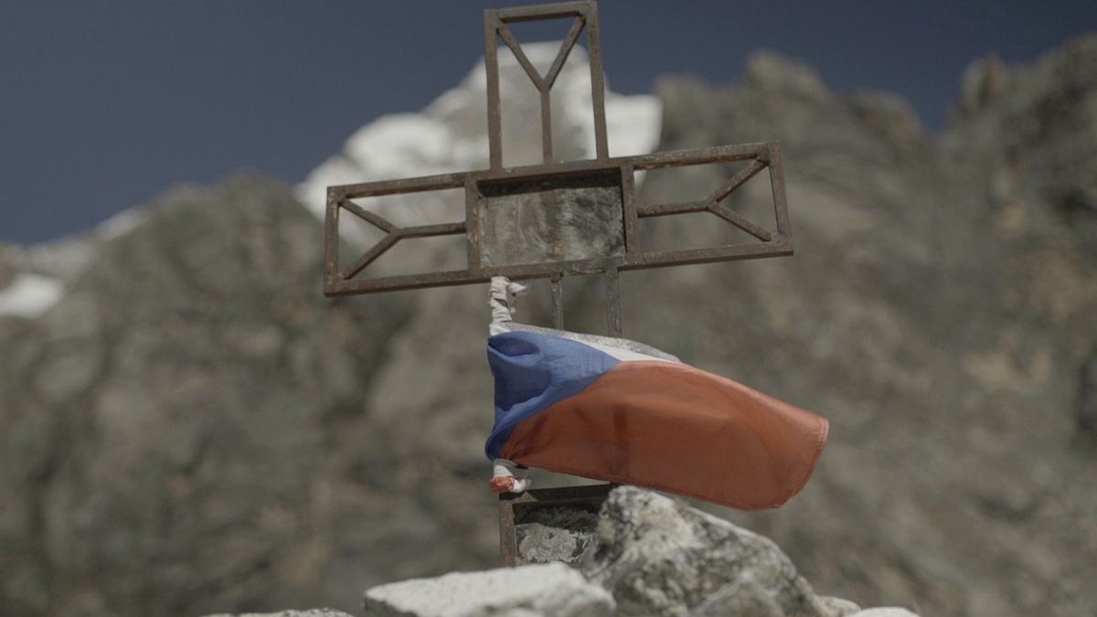 Neštěstí československých horolezců zůstává v Peru stále živé. 
