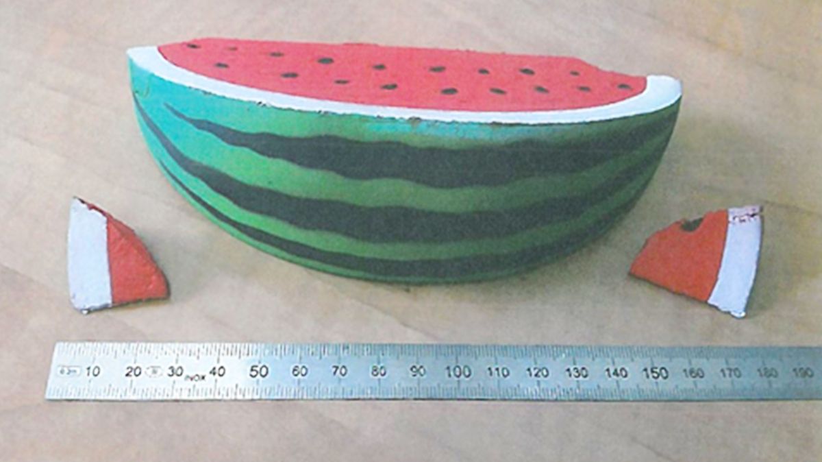 Inspekce zakázala plastový meloun, vzhledem i vůní příliš připomíná skutečný