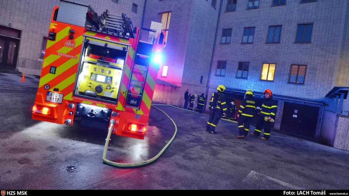 Zásah hasičů u požáru v Domě kultury města Ostravy