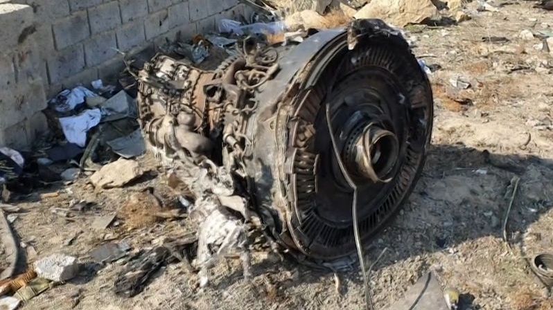 BEZ KOMENTÁŘE: Nové záběry z místa pádu ukrajinského letadla.
