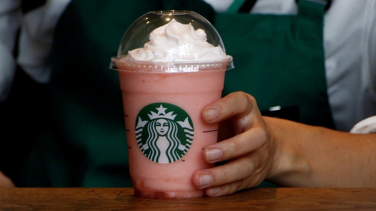 Kavárenský řetězec Starbucks podle médií zvažuje odchod z Británie