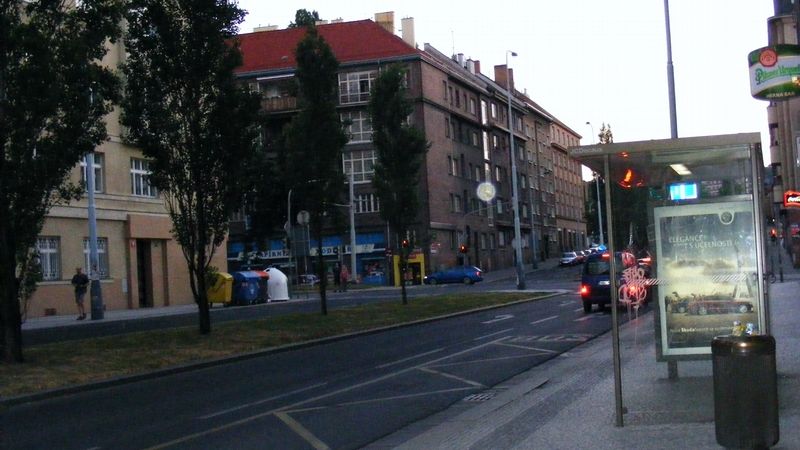 Zastávka MHD v Zelené ulici v Praze 6